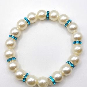 3 Bracelets green beads and white pearls